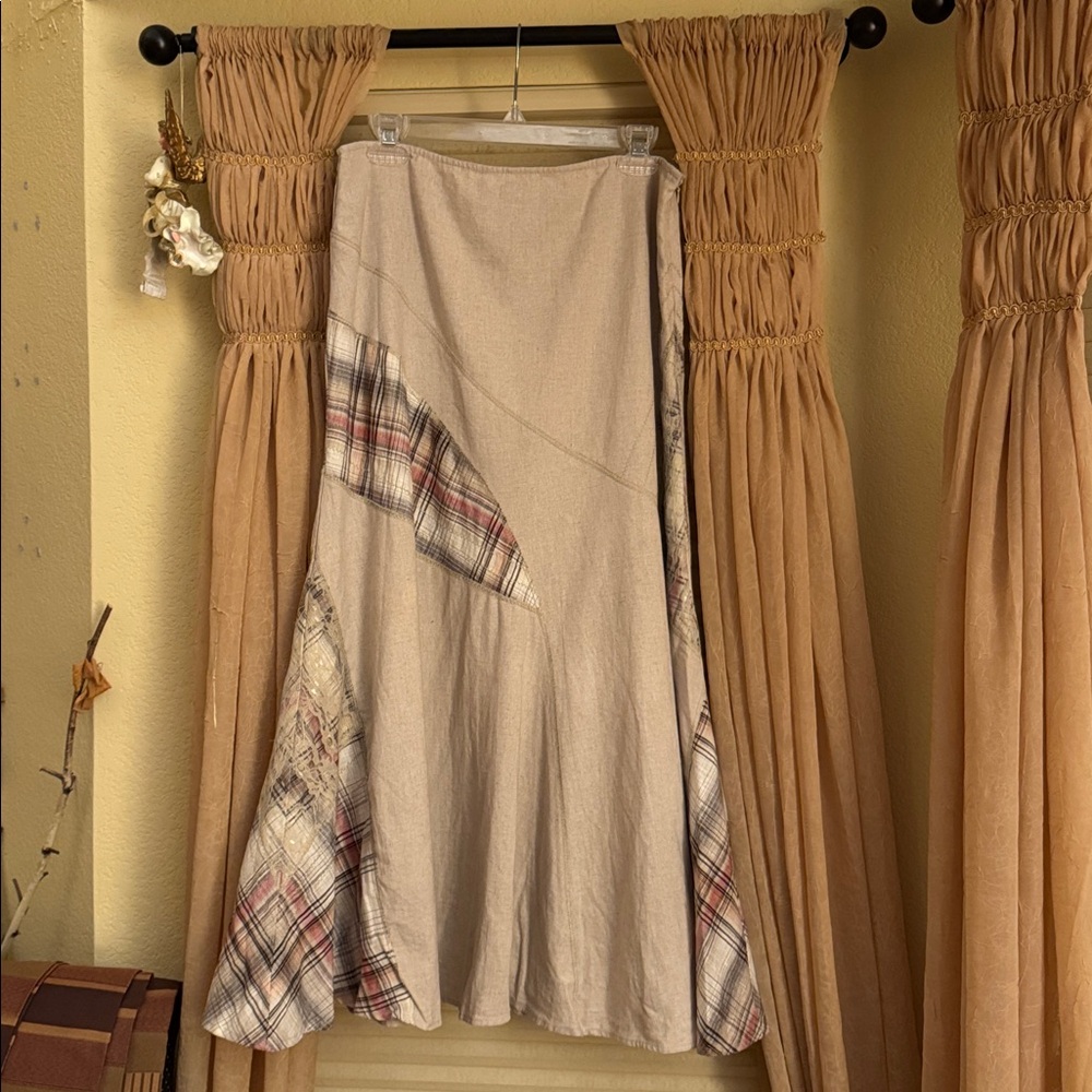Tweeds linen maxi skirt.